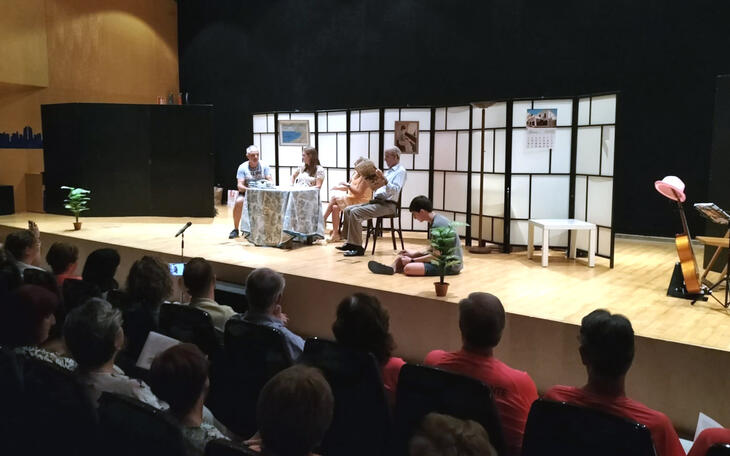 Teatro para concienciar sobre el cáncer de mama en Benidorm